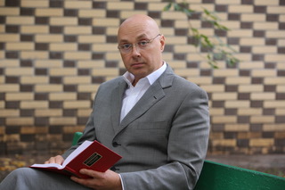 Юлиан Макаров