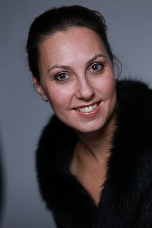 Анна Хазанова